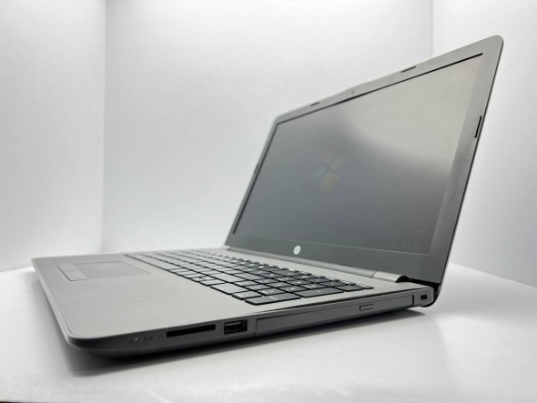 Ноутбук Б-класс HP 255 G6 / 15.6&quot; (1366x768) TN / AMD E2-9000e (2 ядра по 1.5 - 2.0 GHz) / 4 GB DDR4 / 250 GB SSD / AMD Radeon R2 Graphics / WebCam - 4