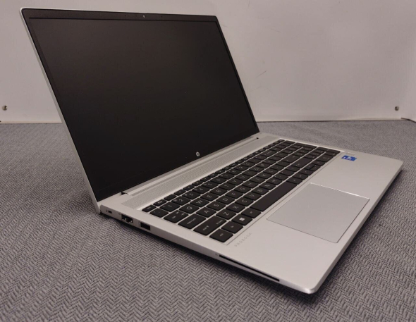 Ультрабук HP ProBook 650 G8 / 15.6&quot; (1920x1080) IPS / Intel Core i5-1145G7 (4 (8) ядра по 1.1 - 4.4 GHz) / 16 GB DDR4 / 256 GB SSD M.2 / Intel Iris Xe Graphics / WebCam - 2