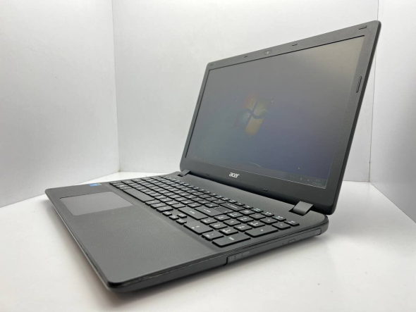 Ноутбук Б-класс Acer Aspire ES1-512 / 15.6&quot; (1366x768) TN / Intel Celeron N2840 (2 ядра по 2.16 - 2.58 GHz) / 4 GB DDR2 / 500 GB HDD / Intel HD Graphics / WebCam - 4