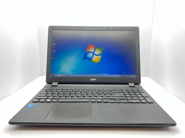 Ноутбук Б-класс Acer Aspire ES1-512 / 15.6&quot; (1366x768) TN / Intel Celeron N2840 (2 ядра по 2.16 - 2.58 GHz) / 4 GB DDR2 / 500 GB HDD / Intel HD Graphics / WebCam - 2