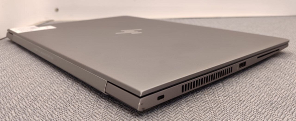 Мобильная рабочая станция HP ZBook 15 G5 / 15.6'' (1920x1080) IPS Touch / Intel Core i7-8550U (4 (8) ядра по 1.8 - 4.0 GHz) / 32 GB DDR4 / 512 GB SSD M.2 / AMD Radeon Pro WX 3100, 4 GB GDDR5, 128-bit / WebCam - 5