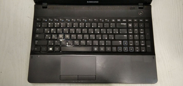 Ноутбук Б-класс Samsung NP300E5C / 15.6&quot; (1366x768) TN / Intel Celeron B820 (2 ядра по 1.7 GHz) / 4 GB DDR3 / 500 GB HDD / nVidia GeForce GT 620M, 1 GB DDR3, 64-bit / WebCam / АКБ не держит - 3