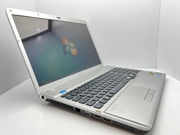 Ноутбук Sony Vaio VPC-F11M1E / 15.6'' (1920x1080) TN / Intel Core i5-520M (2 (4) ядра по 2.4 - 2.93 GHz) / 6 GB DDR3 / 500 GB HDD / nVidia GeForce GT 310M, 1 GB DDR3, 128-bit / WebCam - 3