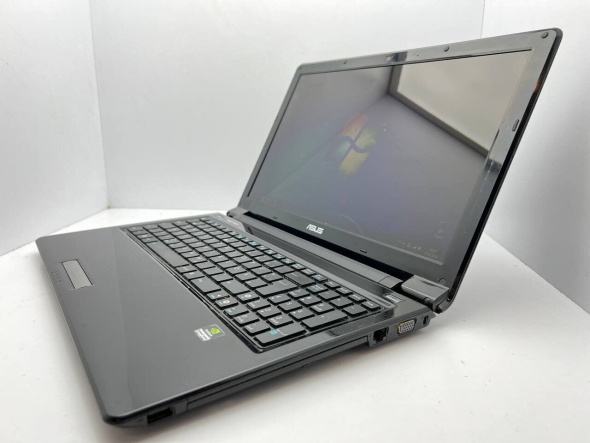 Ноутбук Asus Ul50VT / 15.6&quot; (1366x768) TN / Intel Core 2 Duo SU7300 (2 ядра по 1.3 GHz) / 4 GB DDR3 / 160 GB HDD / Intel HD Graphics / WebCam - 4