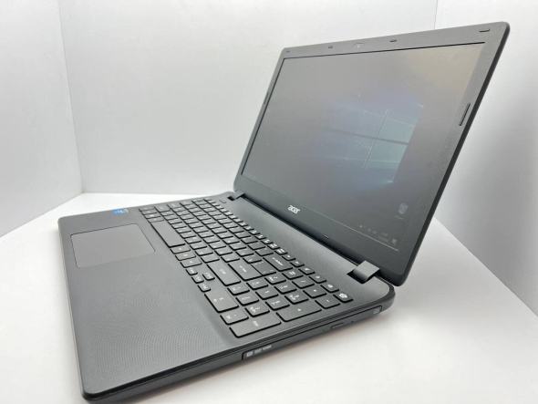 Ноутбук Acer Aspire ES1-512 / 15.6&quot; (1366x768) TN / Intel Celeron N2940 (4 ядра по 1.83 - 2.25 GHz) / 4 GB DDR3 / 128 GB SSD / Intel HD Graphics / WebCam - 4