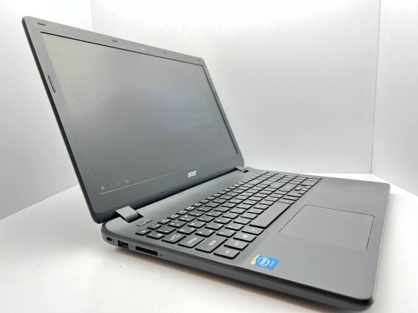 Ноутбук Acer Aspire ES1-512 / 15.6&quot; (1366x768) TN / Intel Celeron N2940 (4 ядра по 1.83 - 2.25 GHz) / 4 GB DDR3 / 128 GB SSD / Intel HD Graphics / WebCam - 3