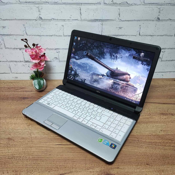 Ноутбук Б-класс Fujitsu LifeBook A530 / 15.6&quot; (1366x768) TN / Intel Core i3-380M (2 (4) ядра по 2.53 GHz) / 4 GB DDR3 / 120 GB SSD / Intel HD Graphics / WebCam / VGA - 4