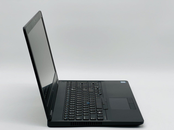 Ноутбук Dell Latitude E5570 / 15.6&quot; (1920x1080) IPS / Intel Core i5-6300U (2 (4) ядра по 2.4 - 3.0 GHz) / 12 GB DDR4 / 240 GB SSD / Intel HD Graphics 520 / WebCam - 3
