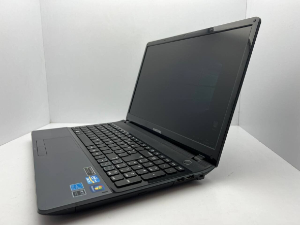 Ноутбук Samsung 300E4A / 15.6&quot; (1366x768) TN / Intel Core i3-2350M (2 (4) ядра по 2.3 GHz) / 4 GB DDR3 / 500 GB HDD / nVidia GeForce GT 310M, 1 GB DDR3, 128-bit / WebCam - 4