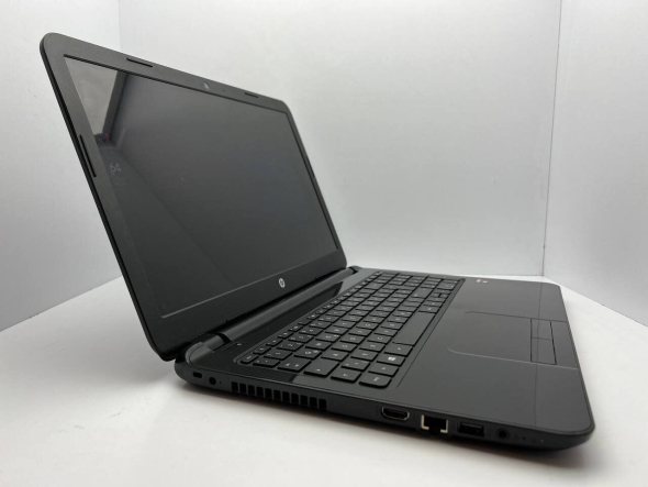 Ноутбук HP 15-g073ng / 15.6&quot; (1366x768) TN / AMD A8-6410 (4 ядра по 2.0 - 2.4 GHz) / 4 GB DDR3 / 240 GB SSD / AMD Radeon R5 Graphics / WebCam - 3