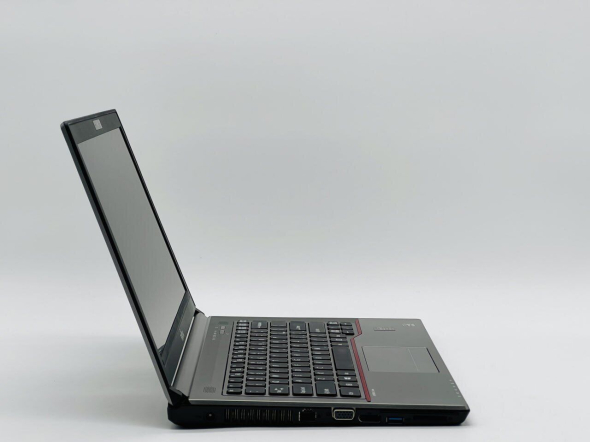 Ноутбук Fujitsu LifeBook E744 / 14&quot; (1600x900) TN / Intel Core i5-4310M (2 (4) ядра по 2.7 - 3.4 GHz) / 8 GB DDR3 / 240 GB SSD / Intel HD Graphics 4600 / WebCam - 3
