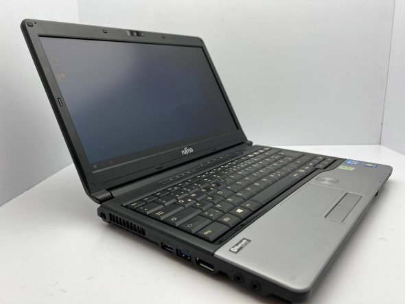 Ноутбук Fujitsu LifeBook S762 / 13.3&quot; (1366x768) TN / Intel Core i5-3320M (2 (4) ядра по 2.6 - 3.3 GHz) / 4 GB DDR3 / 500 GB HDD / Intel HD Graphics 4000 / WebCam - 3