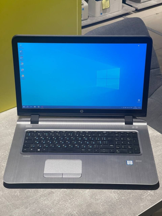 Ноутбук HP ProBook 470 G3 / 17.3&quot; (1600x900) TN / Intel Core i3-6006U (2 (4) ядра по 2.0 GHz) / 16 GB DDR4 / 240 GB SSD / AMD Radeon R7 M340, 1 GB DDR3, 128-bit / WebCam - 2