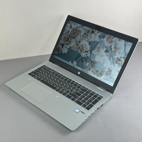 Ноутбук Б-класс HP ProBook 650 G4 / 15.6&quot; (1920x1080) TN / Intel Core i5-8250U (4 (8) ядра по 1.6 - 3.4 GHz) / 16 GB DDR4 / 256 GB SSD + 500 GB HDD / Intel HD Graphics 620 / WebCam - 6