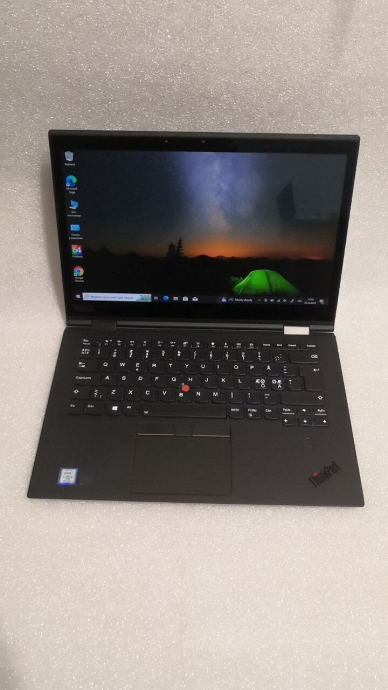 Ноутбук-трансформер Б-клас Lenovo ThinkPad X1 Yoga G3 / 14&quot; (2560x1440) IPS Touch / Intel Core i5 - 8350U (4 (8) ядра по 1.7-3.6 GHz) / 8 GB DDR3 / 256 GB SSD / Intel UHD Graphics 620 / WebCam / Windows 10 Pro - 2