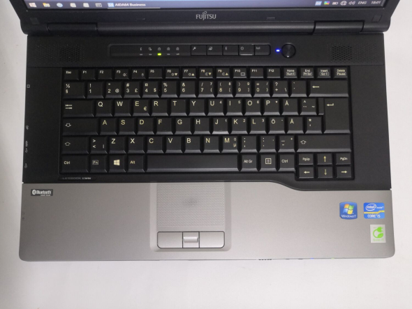 Ноутбук Fujitsu Lifebook E752 / 15.6&quot; (1366x768) TN / Intel Core i5-3230M (2 (4) ядра по 2.6 - 3.2 GHz) / 4 GB DDR3 / 500 GB HDD / Intel HD Graphics 3000 / WebCam / DVD-ROM - 3