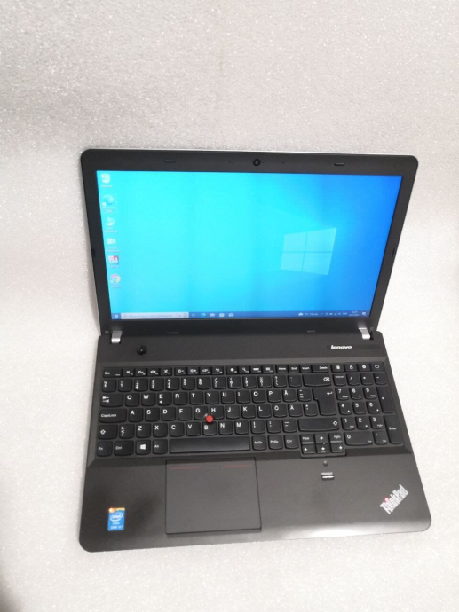 Ноутбук Lenovo ThinkPad E540 / 15.6&quot; (1366x768) TN / Intel Core i3-4000M (2 (4) ядра по 2.4 GHz) / 4 GB DDR3 / 128 GB SSD / Intel HD Graphics 4600 / WebCam / HDMI - 2