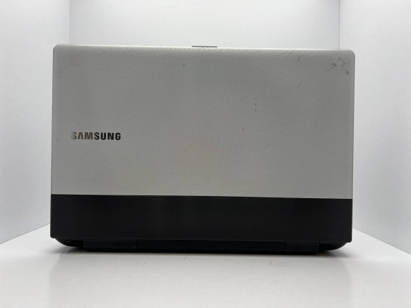 Ноутбук Samsung 305E7A / 17.3&quot; (1600x900) TN / AMD A6-3420M (4 ядра по 1.5 - 2.4 GHz) / 4 GB DDR3 / 1000 GB HDD / AMD Radeon HD 6520M, 1 GB DDR3, 64-bit / WebCam - 5