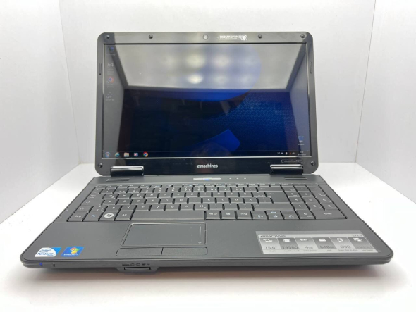 Ноутбук Acer eMachines E728 / 15.6&quot; (1366x768) TN / Intel Pentium T4500 (2 ядра по 2.3 GHz) / 4 GB DDR3 / 640 GB HDD / Intel GMA 4500M Graphics / WebCam - 2