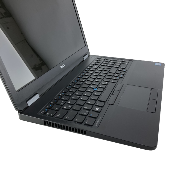 Ігровий ноутбук Dell Latitude E5570/ 15.6 &quot; (1920x1080) IPS Touch / Intel Core i7-6820HQ (4 (8) ядра по 2.7 - 3.6 GHz) / 16 GB DDR4 / 240 GB SSD / AMD Radeon R7 M370, 2 GB GDDR5, 128-bit / WebCam / HDMI - 3