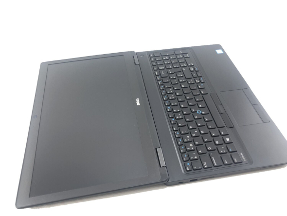 Ноутбук Dell Latitude E5580/ 15.6 &quot; (1920x1080) IPS / Intel Core i5-6200U (2 (4) ядра по 2.3 - 2.8 GHz) / 16 GB DDR4 / 240 GB SSD / Intel HD Graphics 520 / WebCam - 4