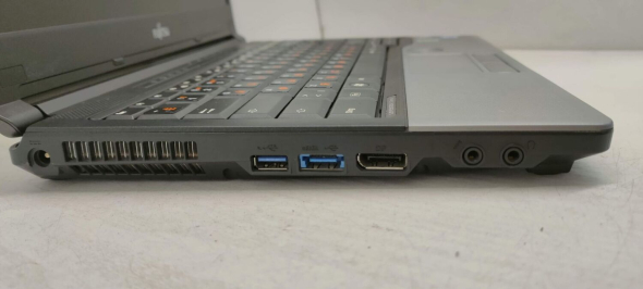 Ноутбук Б-класс Fujitsu LifeBook S792 / 13.3&quot; (1366x768) TN / Intel Core i5-3340M (2 (4) ядра по 2.7 - 3.4 GHz) / 4 GB DDR3 / 320 GB HDD / Intel HD Graphics 4000 - 4