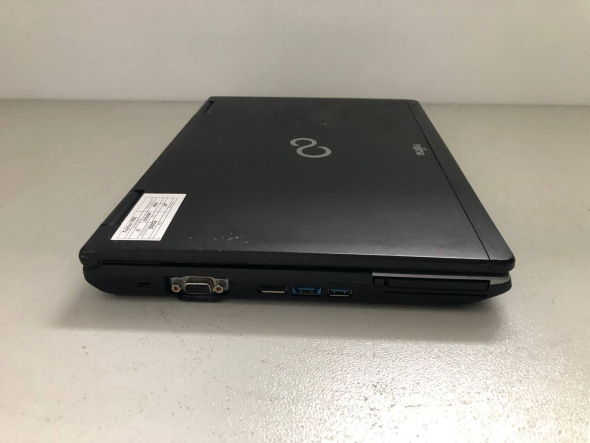 Ноутбук Б-класс Fujitsu LifeBook S782 / 14&quot; (1366x768) TN / Intel Core i5-3210M (2 (4) ядра по 2.5 - 3.1 GHz) / 4 GB DDR3 / 500 GB HDD / Intel HD Graphics 4000 / DVD-ROM / VGA - 3