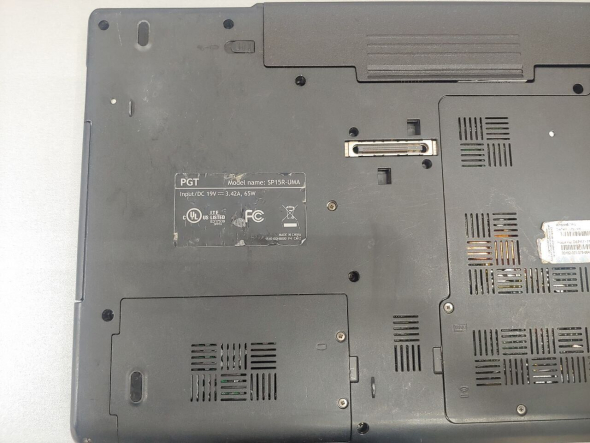 Ноутбук Б класс DakTech PlaidBook SP15R-UMA Grey / 15.6&quot; (1366x768) TN / Intel Core i3-2310M (2 (4) ядра по 2.1 GHz) / 4 GB DDR3 / 320 GB HDD / WebCam / HDMI - 17