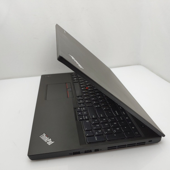 Ноутбук Б класс Lenovo ThinkPad T550 / 15.6&quot; (1366x768) TN / Intel Core i5-5300U (2 (4) ядра по 2.3 - 2.9 GHz) / 8 GB DDR3 / 240 GB SSD / WebCam / USB 3.0 / HDMI - 4