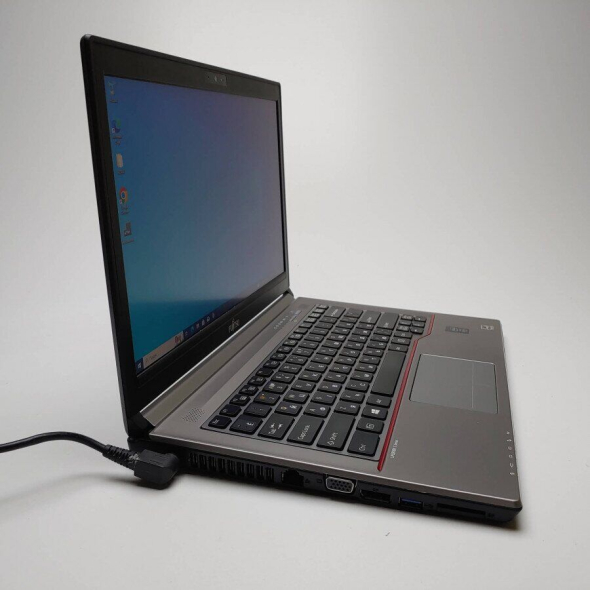 Ноутбук Fujitsu LifeBook E744 / 14&quot; (1600x900) TN / Intel Core i5-4310M (2 (4) ядра по 2.7 - 3.4 GHz) / 8 GB DDR3 / 240 GB SSD / Intel HD Graphics 4600 / WebCam / Win 10 Pro - 4