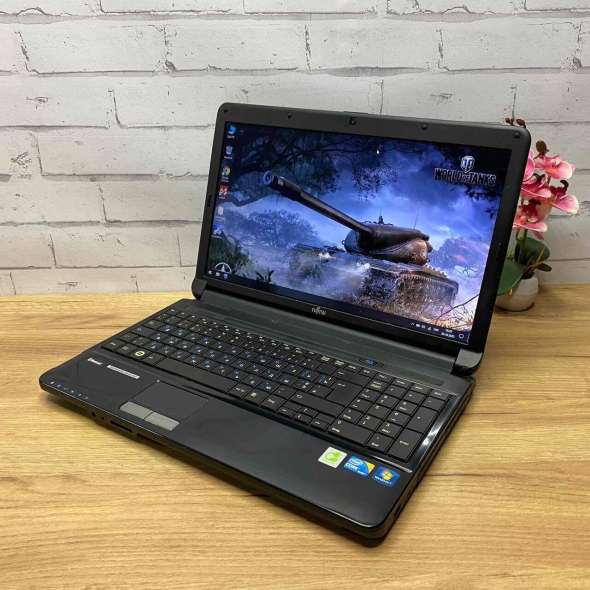 Ноутбук Fujitsu Lifebook AH530 / 15&quot; (1366x768) TN / Intel Core i3-370M (2 (4) ядра по 2.4 GHz) / 4 GB DDR3 / 500 GB HDD / Intel HD Graphics / WebCam - 4