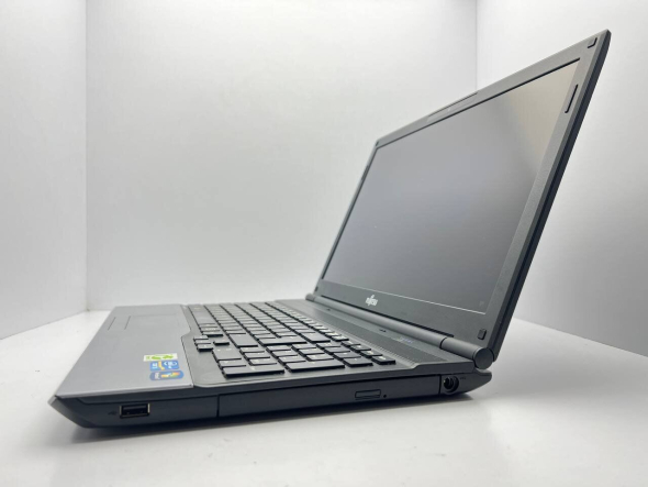 Ноутбук Б-класс Fujitsu Lifebook A532 / 15.6'' (1366x768) TN / Intel Core i5-3210M (2 (4) ядра по 2.5 - 3.1 GHz) / 4 GB DDR3 / 500 GB HDD / Intel HD Graphics 4000 / WebCam - 4