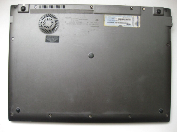 Ультрабук Toshiba Portege Z930 / 13.3&quot; (1366x768) TN / Intel Core i5-3437U (2 (4) ядра по 1.9 - 2.9 GHz) / 6 GB DDR3 / 256 GB SSD / Intel HD Graphics 4000 / WebCam - 8