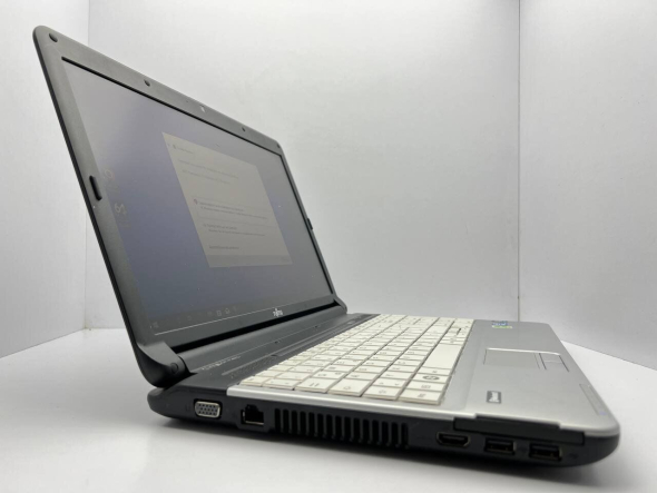Ноутбук Б-класс Fujitsu LifeBook A530 / 15.6&quot; (1366x768) TN / Intel Core i5-450M (2 (4) ядра по 2.4 - 2.66 GHz) / 4 GB DDR3 / 240 GB SSD / Intel HD Graphics / WebCam - 3