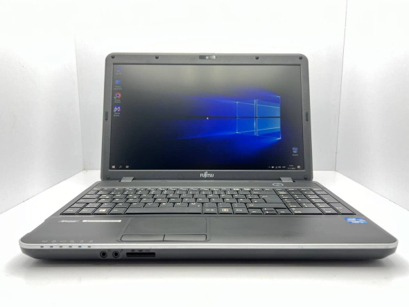 Ноутбук Б-класс Fujitsu LifeBook A512 / 15.6&quot; (1366x768) TN / Intel Core i5-3110M (2 (4) ядра по 2.4 GHz) / 4 GB DDR3 / 250 GB HDD / Intel HD Graphics 4000 / WebCam - 2