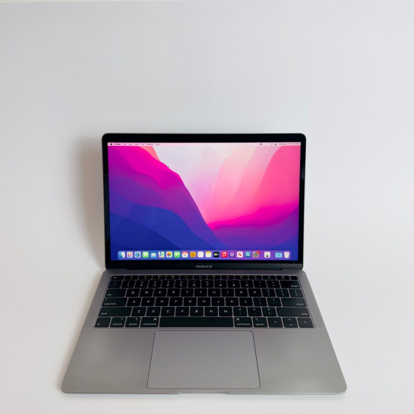 Ультрабук Apple MacBook Air 13 (2019) / 13.3&quot; (2560x1600) IPS / Intel Core i5-8210Y (2 (4) ядра по 1.6 - 3.6 GHz) / 8 GB DDR3 / 128 GB SSD / Intel UHD Graphics 617 / WebCam / True Tone / Touch ID / Space Gray - 2